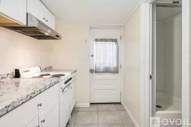 Main picture of 8 Woodridge Rd