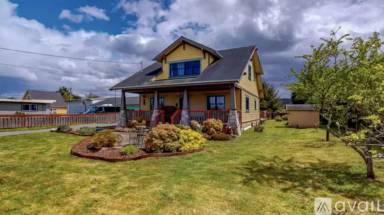 Main picture of 3655 Spear Ave