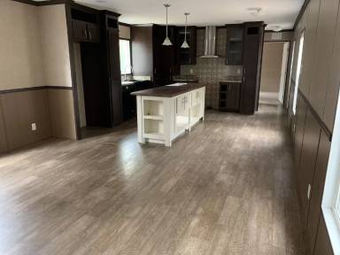 Main picture of 23 S First St