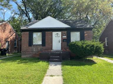 Main picture of 18628 Lindsay St