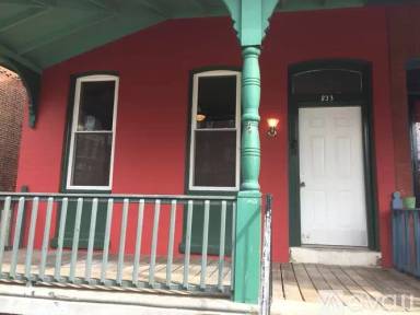 Main picture of 833 N Preston St