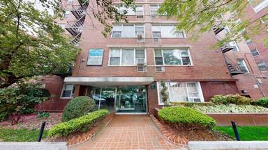 Main picture of 7140 112th St