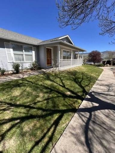 Main picture of 2555 Spring Hill Dr