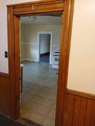 Main picture of 1065 E 66th St