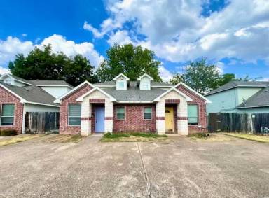 Main picture of 2014 S 8th St