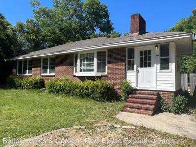 Main picture of 3202 Westmont Dr