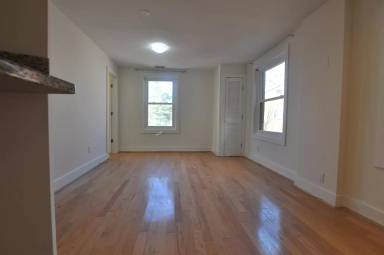 Main picture of 4840 MacArthur Blvd NW