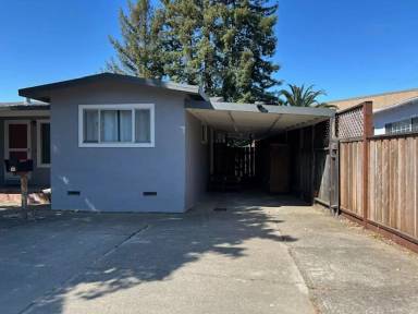 Main picture of 615 Manuel Dr