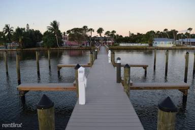 Main picture of 2625 NE Indian River Dr