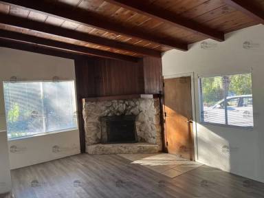 Main picture of 1732 York Dr