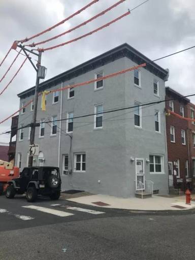 Main picture of 2500 E Dauphin St