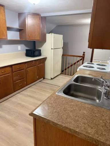 Main picture of 65 French King Hwy