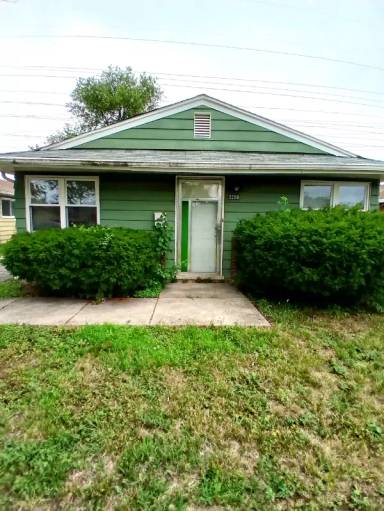 Main picture of 3208 Nelson Ave