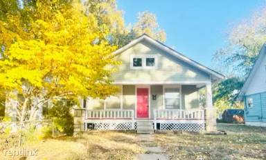 Main picture of 641 S Huttig Ave
