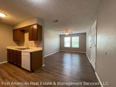 Main picture of 319 SE 3rd St