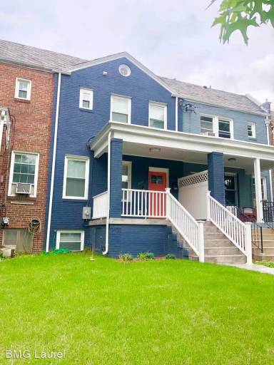 Main picture of 5112 3rd St NW