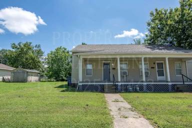 Main picture of 1413 W 5th St