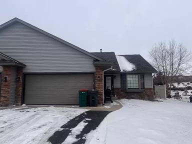 Main picture of 9 Meadowlark Dr