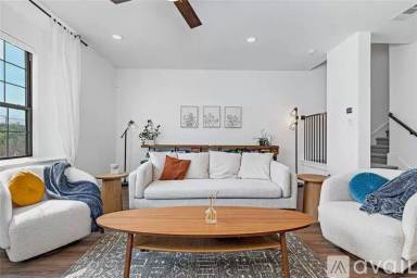 Main picture of 233 McConathy Way