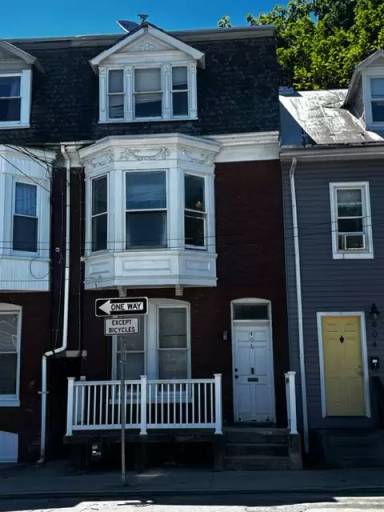 Main picture of 406 West King Street - 1