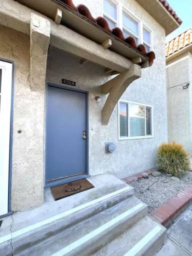 Main picture of 426 W 22nd St