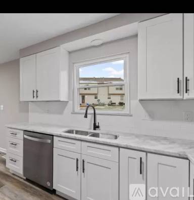 Main picture of 7210 Feather Ct