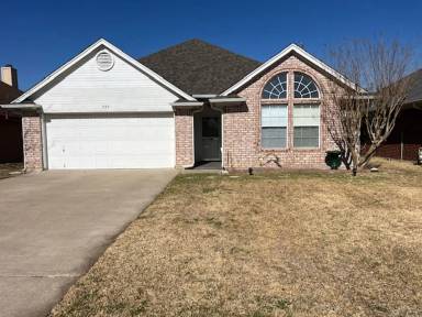 Main picture of 937 Meadow Cir N