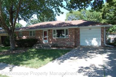 Main picture of 1801 N 73rd St