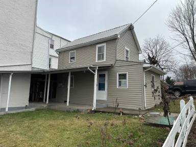 Main picture of 1 E Water St