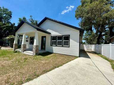 Main picture of 6712 N Harer St