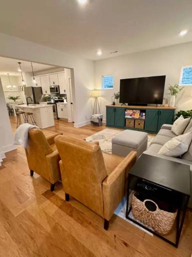 Main picture of 617 Trotters Aly