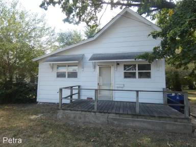 Main picture of 121 SE 6th St
