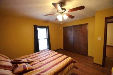 Main picture of 4 Woody Cir