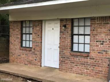 Main picture of 2511 N Franklin St