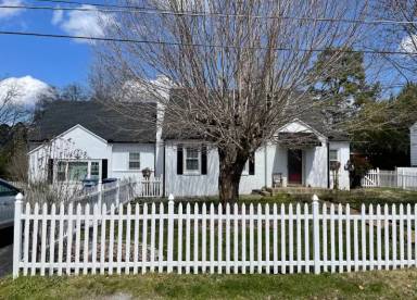 Main picture of 103 Forsythe St