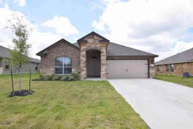 Main picture of 105 Ken Dr