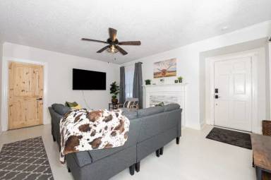 Main picture of 3815 Hastings Ave