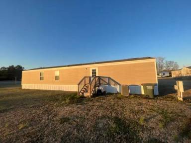 Main picture of 100 Harvest Ln
