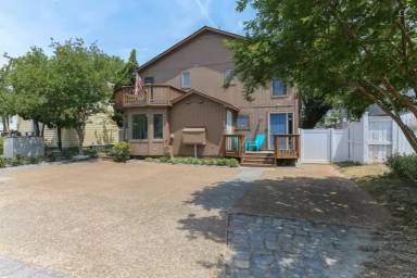 Main picture of 4466 Lauderdale Ave
