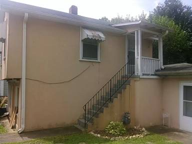 Main picture of 120 S Graham St