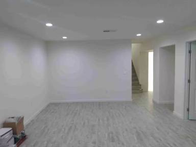Main picture of 154 W 77th St