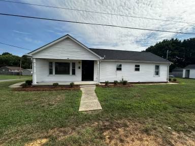 Main picture of 1101 Woodlawn St