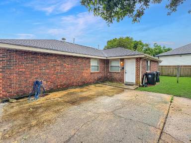 Main picture of 2512 Mexico St