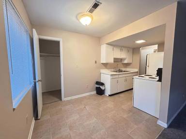 Main picture of 1124 Case Ct