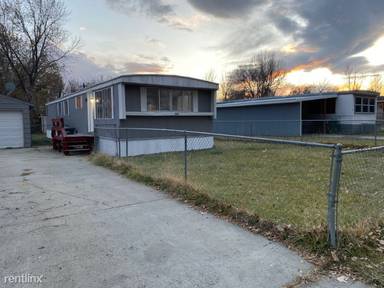 Main picture of 258 Windsor Cir N