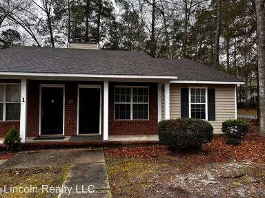 Main picture of 1 Wooddale Dr