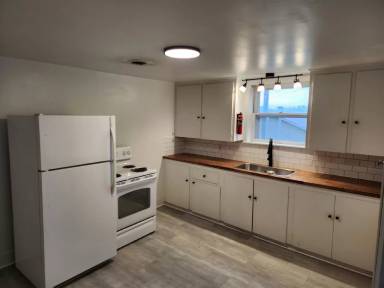 Main picture of 1100 E Broadway St