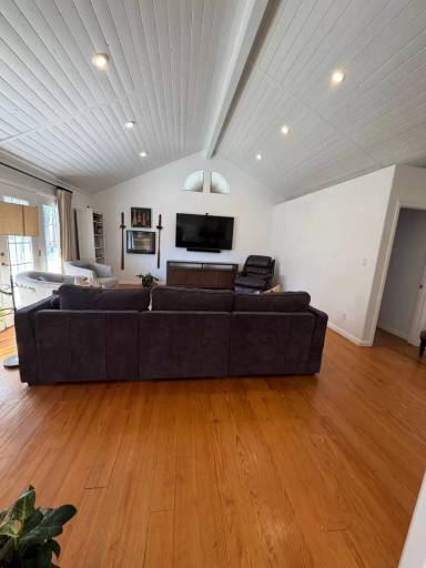 Main picture of 1266 Saint James Ln