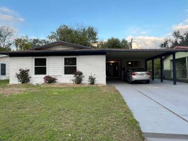 Main picture of 1318 Broadmoor Dr