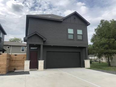 Main picture of 501 Park Pl